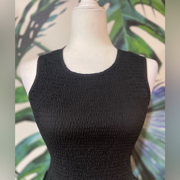 🥰French Connection Smocked Black Sleeveless Midi Dress With Poof Skirt - Picture 3 of 8